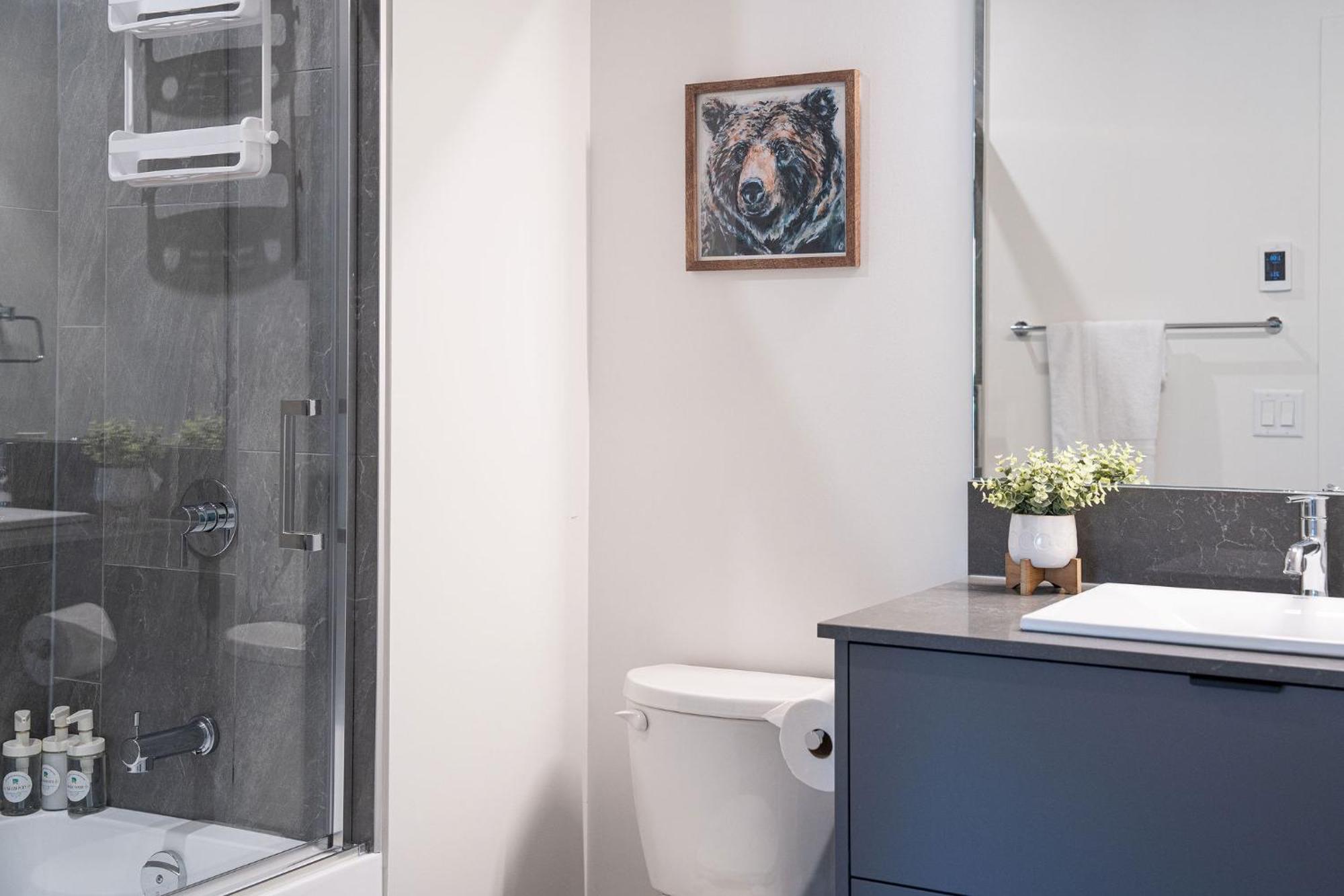 Alpine Haven By Revelstoke Vacations Apartment Ngoại thất bức ảnh