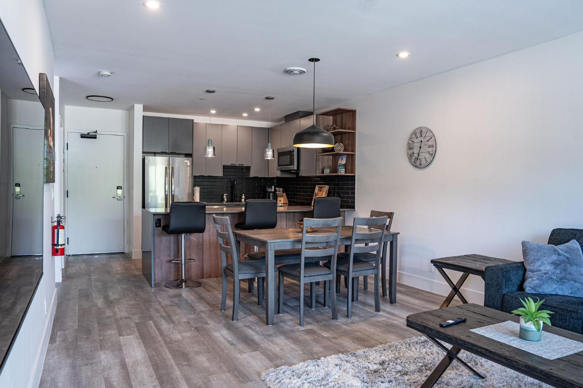 Alpine Haven By Revelstoke Vacations Apartment Ngoại thất bức ảnh