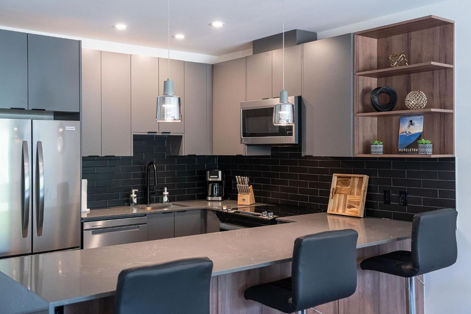 Alpine Haven By Revelstoke Vacations Apartment Ngoại thất bức ảnh
